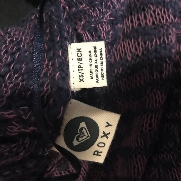 NWOT Roxy Hoodie Thin Sweater - Picture 5 of 7